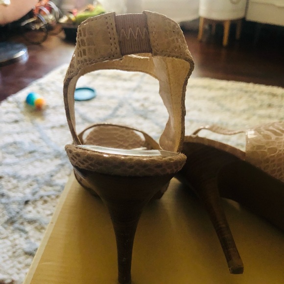 Michael Kors Heels 👠 - Picture 10 of 11